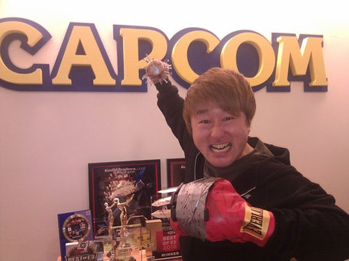 Yoshinori Ono lâché dans les locaux de Namco Bandai
